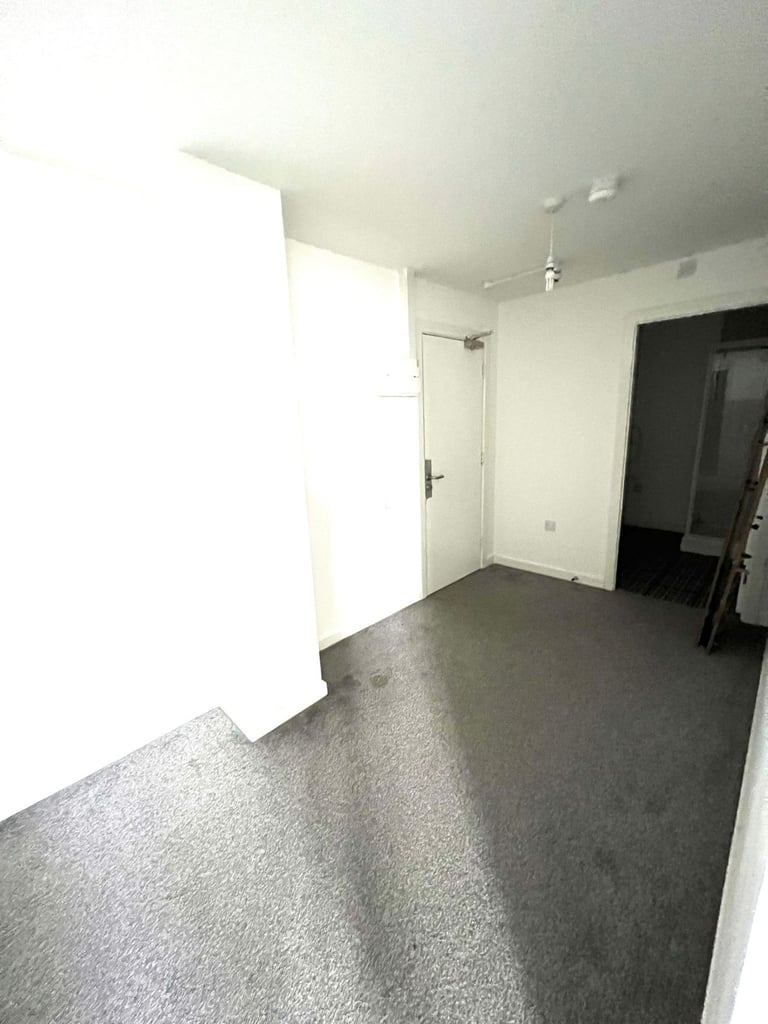1 Bedroom apartment to rent in Bradford city centre - available from September 