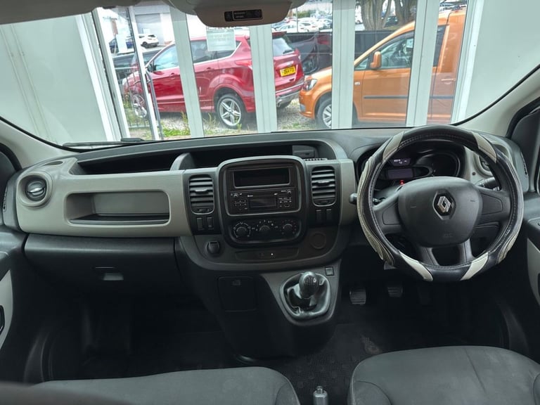 2015 Renault Trafic 1.6 dCi 27 Business camper conversion, 6 seats 5dr Diesel Manual SWB Standa C...