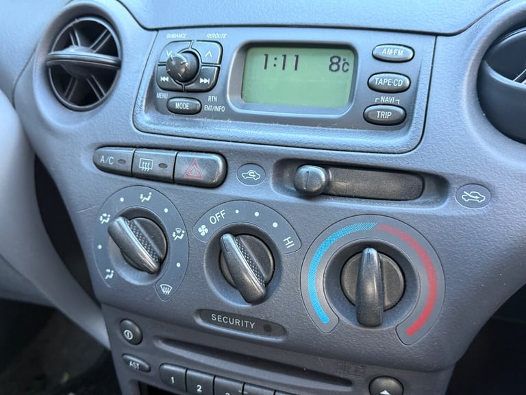2001 Toyota Yaris 1.3 16v VVTi CDX 5dr Auto HATCHBACK Petrol Automatic - Image 12