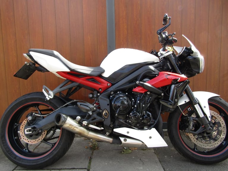 image for TRIUMPH STREET TRIPLE 675 R * AMAZING LOOKING BIKE.*LOTS OF NICE EXTRAS* 2015