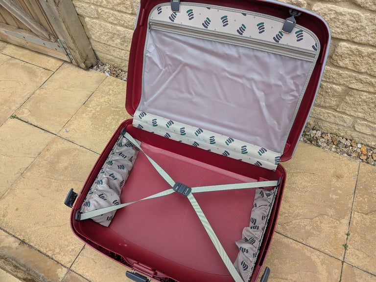 Samsonite hard shell suitcase 