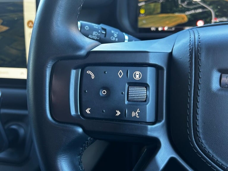 2023 Land Rover Defender 3.0 D250 Hard Top HSE Auto PANEL VAN DIESEL Automatic