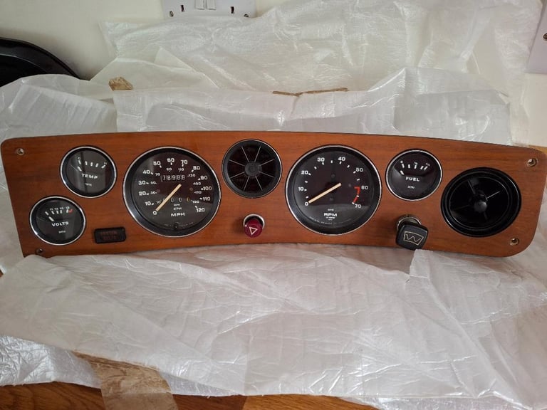 image for Triumph Dolomite 1500 Dash console
