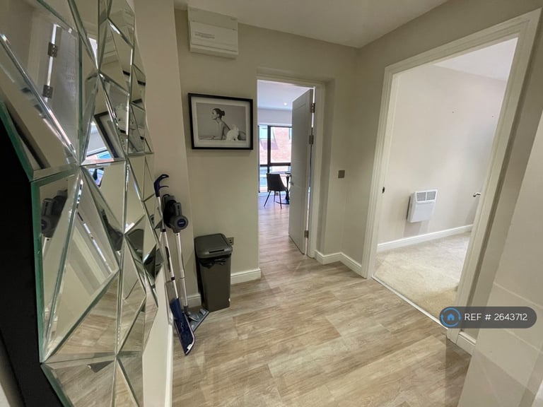 1 bedroom flat in Park Cross Street, Leeds, LS1 (1 bed) (#2643712)
