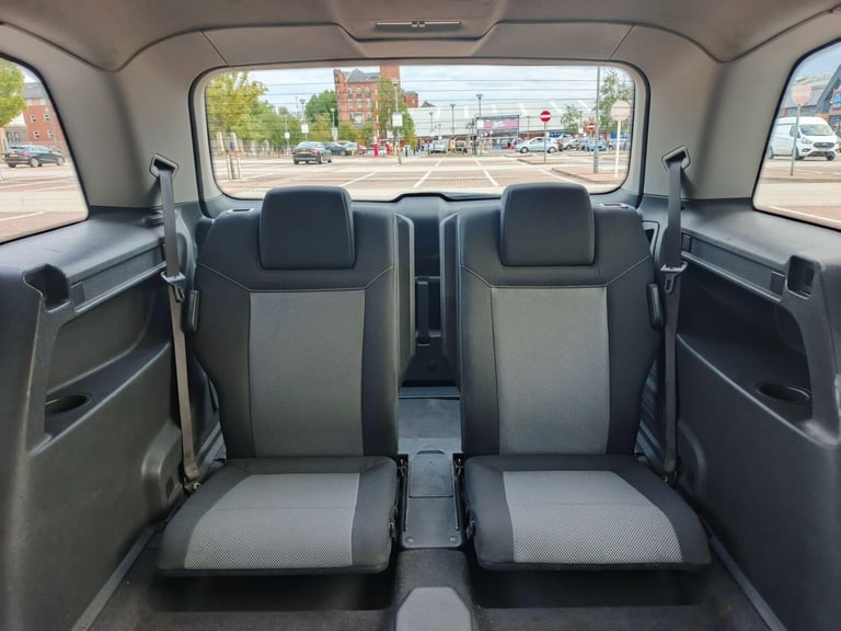 2012 Vauxhall Zafira 1.6 16V Design Euro 5 5dr (SNav) MPV Petrol Manual