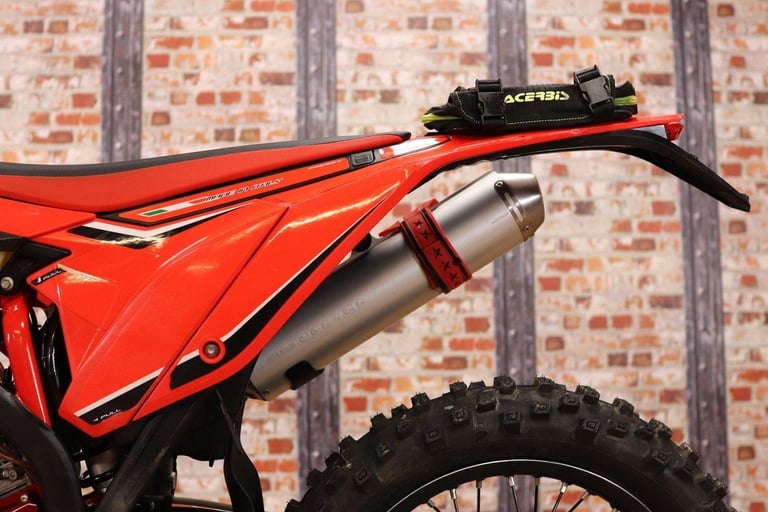 2022 MODEL BETA RR 2T 300 (21 PLATE) - ONLY 3,835 MILES (78 HOURS) - 1 OWNER