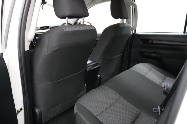 2022 Toyota Hilux 2.4 D-4D Active Pickup Double Cab 4WD 150 BHP Euro 6 ULEZ Free PICKUP Diesel Ma...