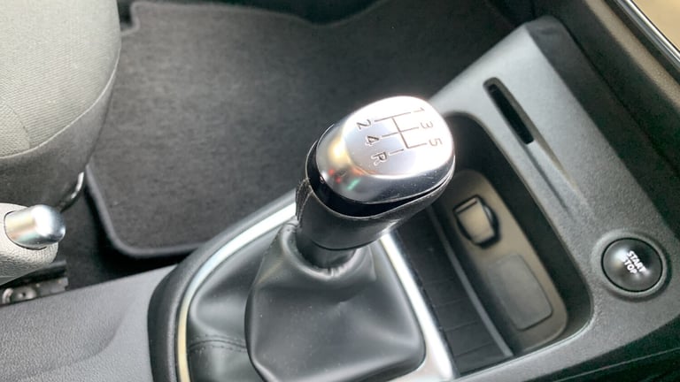 2018 Renault Captur 0.9 TCe ENERGY Iconic SUV 5dr Petrol Manual Euro 6 (s/s) (90 ps) SUV Petrol M...