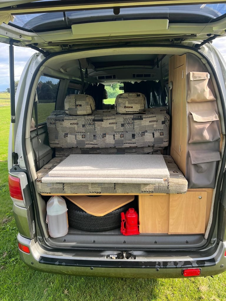 Toyota Hi-ace regius 