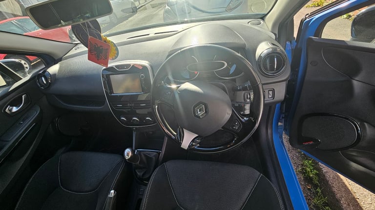Renault, CLIO, Hatchback, 2015, Manual, 898 (cc), 5 doors