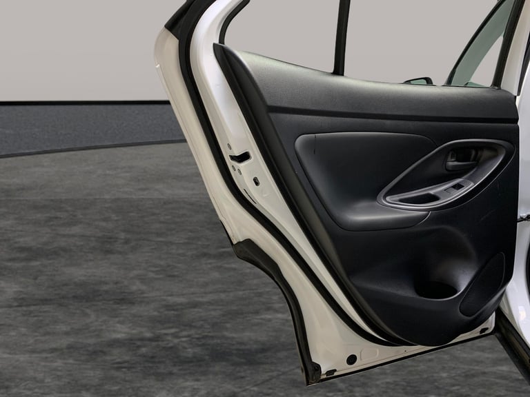 2024 Toyota Yaris Cross 1.5 VVT-h Icon SUV 5dr Petrol Hybrid E-CVT Euro 6 (s/s) (116 ps) - LANE T...