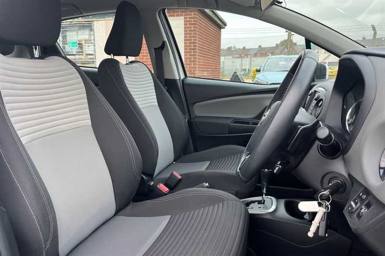 2019 Toyota Yaris 1.5 VVT-i Icon Hatchback 5dr Petrol CVT Euro 6 (111 ps) Hatchback Petrol Automatic