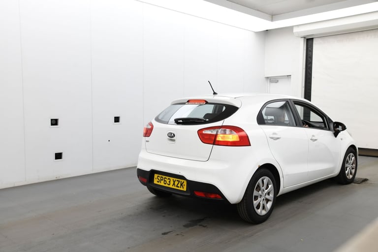 2013 Kia Rio 1.25 1 5dr HATCHBACK PETROL Manual