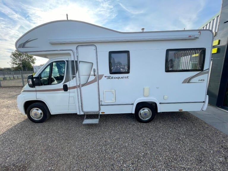 Elddis Autoquest 145 4 Berth 4 Belt End lounge 3300kg