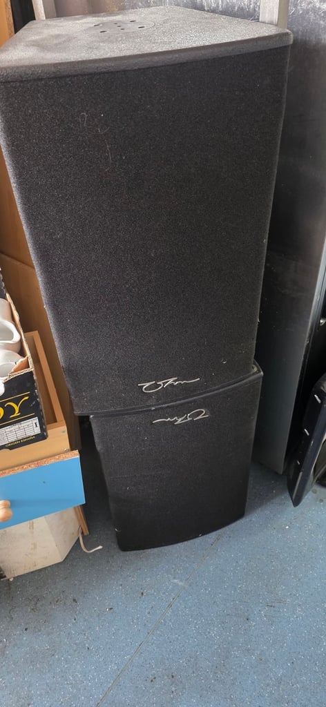 Speakers pa ohm brt-12 hardly uesd 