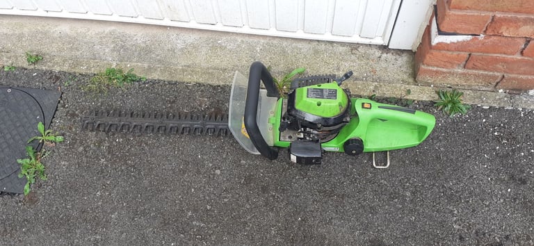 Hedge trimmer long reach running brilliant 