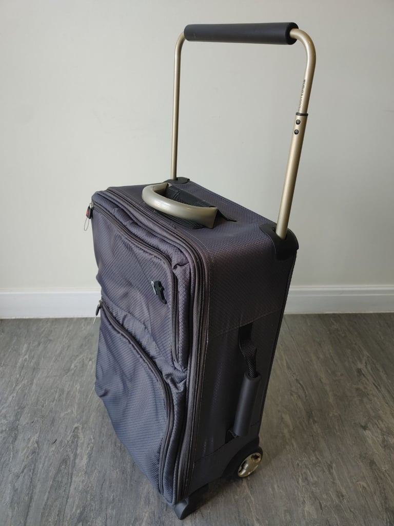 Suitcases cabin size 