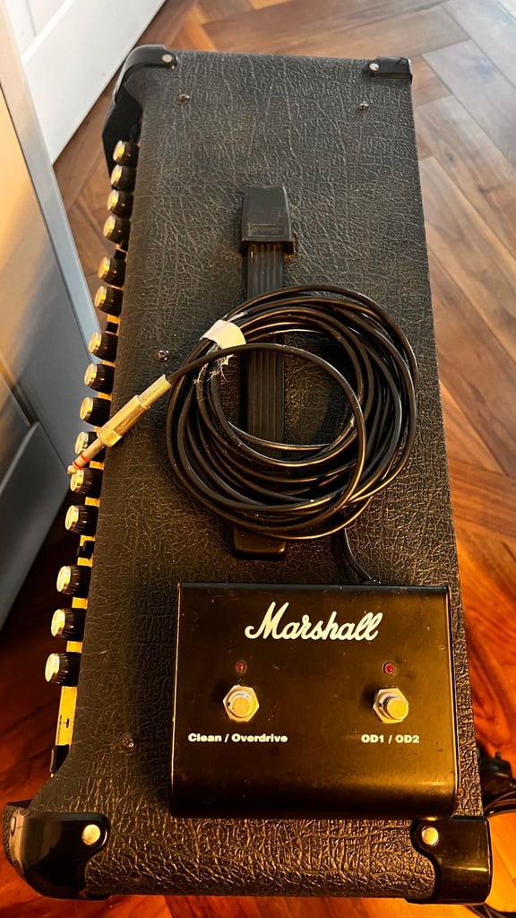 ***REDUCED PRICE****  MARSHALL VALVESTATE - VS100 - 1X12'' SPEAKER