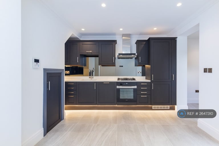 3 bedroom house in Mayfield Road, London, E17 (3 bed) (#2647310)