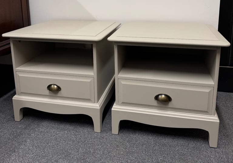 Stag Minstrel pair of bedsides, fully renovated 