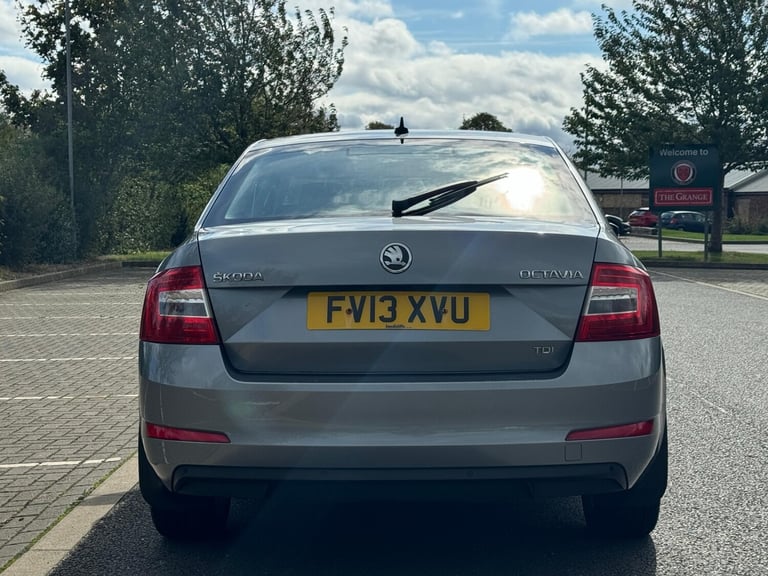 2013 Skoda Octavia 1.6 TDI CR Elegance 5dr DSG HATCHBACK Diesel Automatic