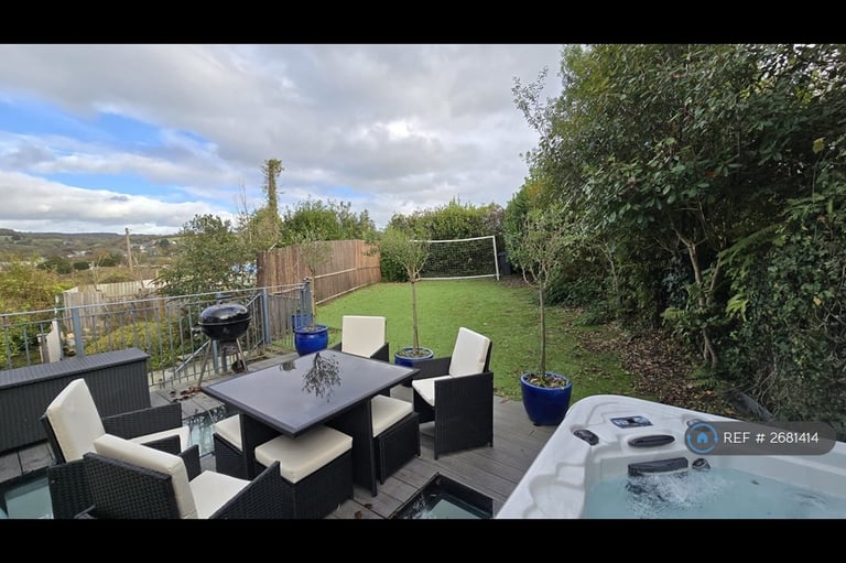 3 bedroom house in Castle Hill, Lostwithiel, PL22 (3 bed) (#2681414)