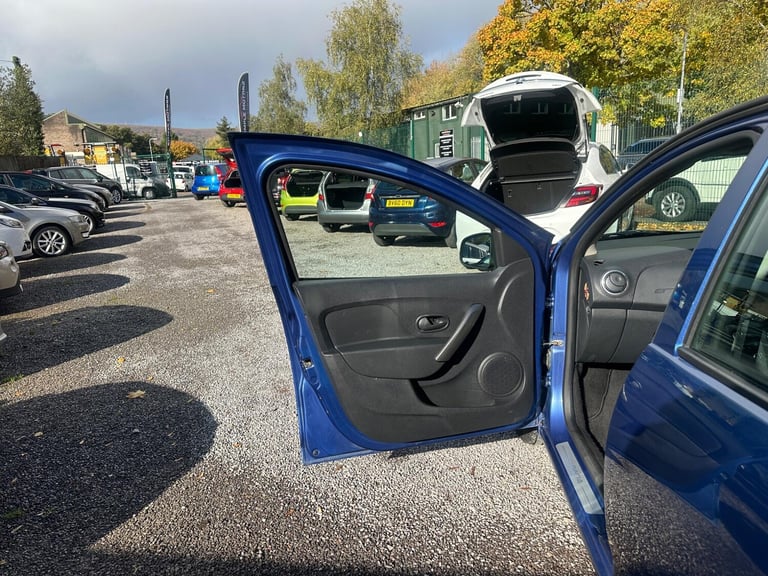2013 Dacia Sandero 0.9 TCe Laureate Euro 5 5dr HATCHBACK Petrol Manual