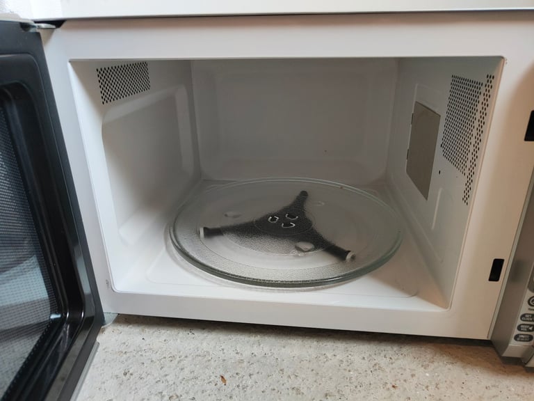 Sage 1100w microwave 
