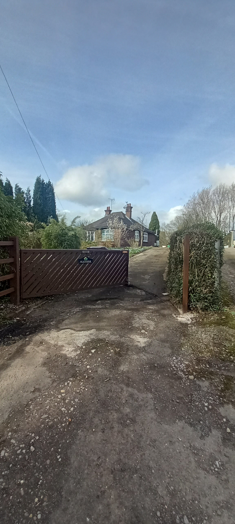 **LET BY**DETACHED BUNGALOW**3 BEDROOMS**MADELEY**