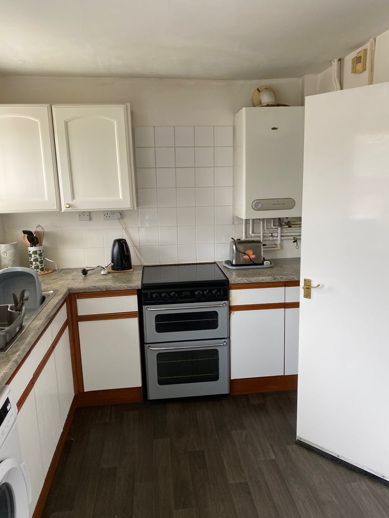 Two bed Semi Quiet Cul de Sac Close to Ashburys Train Station Off Textile Street Manchester 12 