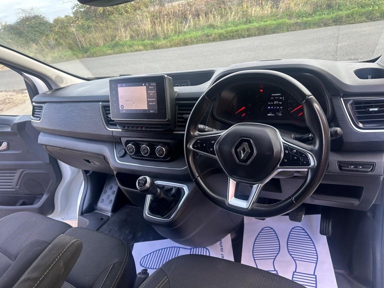 2022 Renault Trafic 2.0 dCi Blue LL30 Sport L2 H1 Euro 6 (s/s) 5dr PANEL VAN Diesel Manual