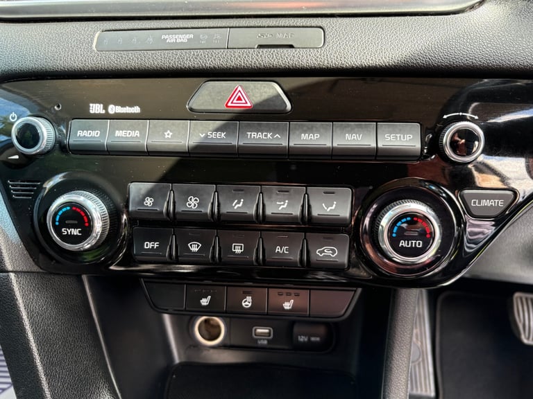 Kia Sportage 2.0 Diesel ISG 4 AWD Auto.Heated leather,reverse camera,pan roof