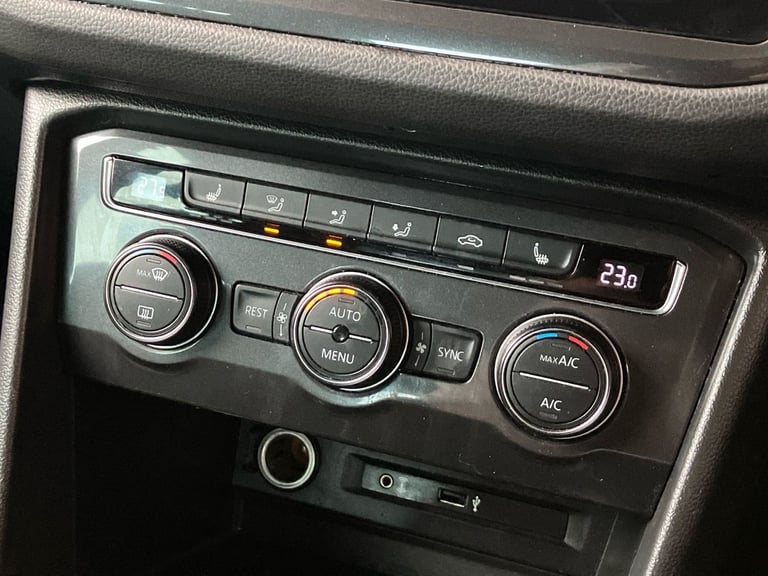 2017 Volkswagen Tiguan 2.0 TDi 150 4Motion R-Line 5dr SUV DIESEL Manual