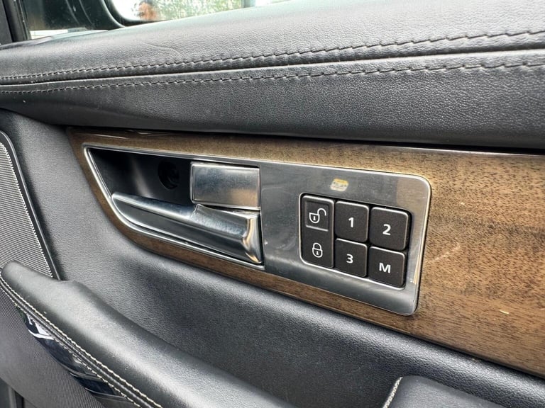 LAND ROVER RANGE ROVER SPORT 3.0 SD V6 HSE Black Auto 4WD Euro 5 5dr 2013