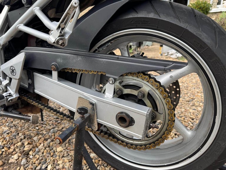 YAMAHA FZ6 