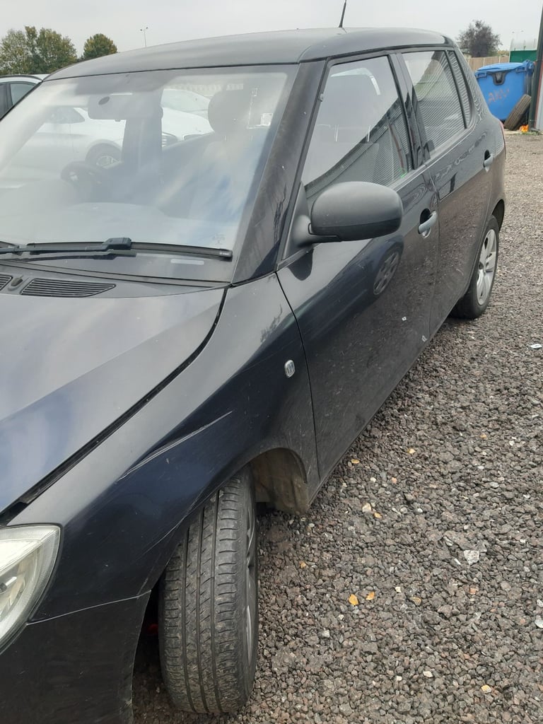 2009 skoda fabia 1.4 petrol breaking 