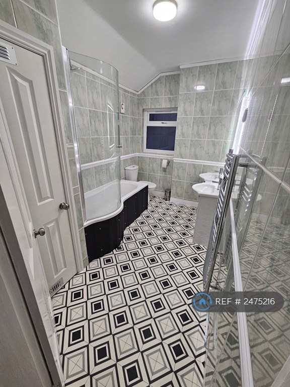 2 bedroom house in Saturn Road, Stoke-On-Trent, ST6 (2 bed) (#2475216)