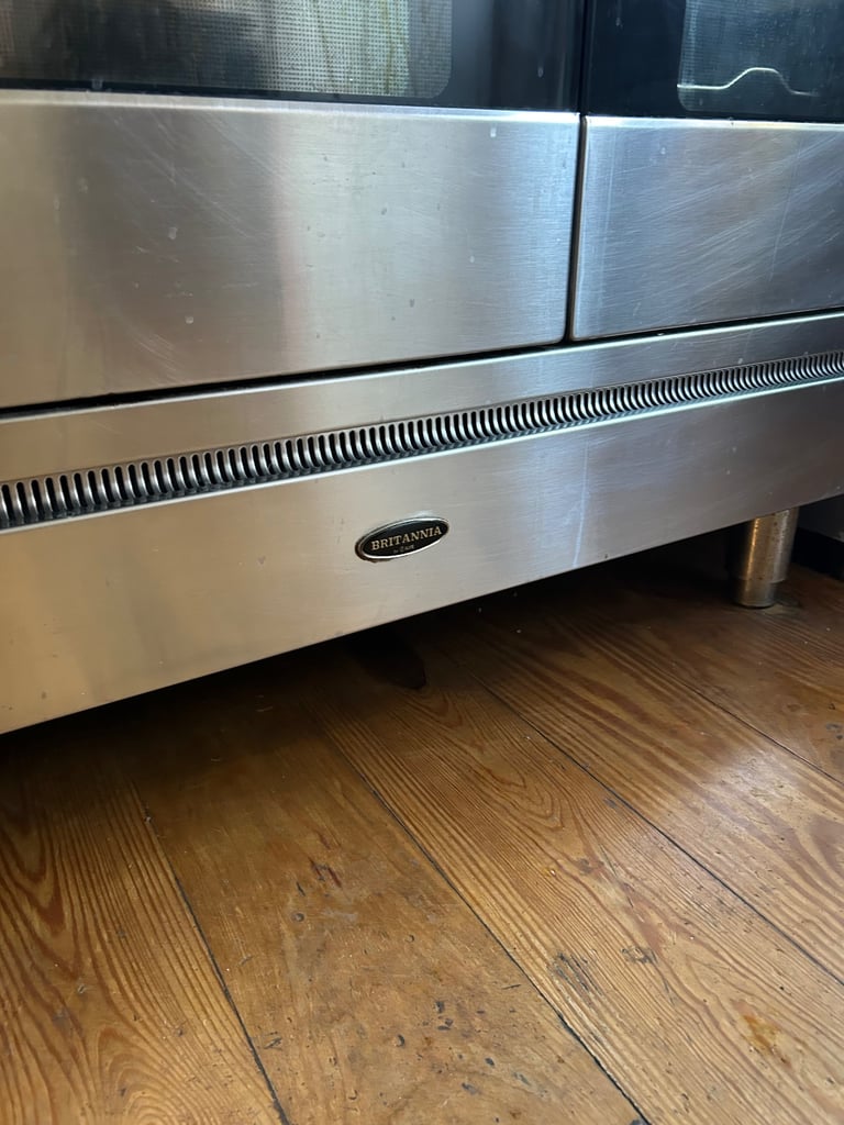 Britannia cooker & matching hood