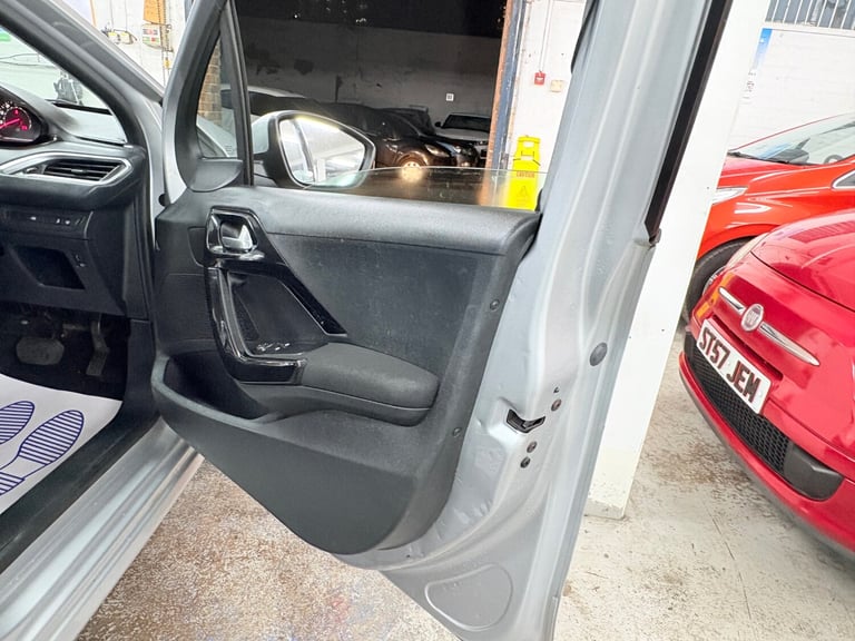 2013 Peugeot 208 1.4 e-HDi Active 5dr EGC HATCHBACK Diesel Automatic