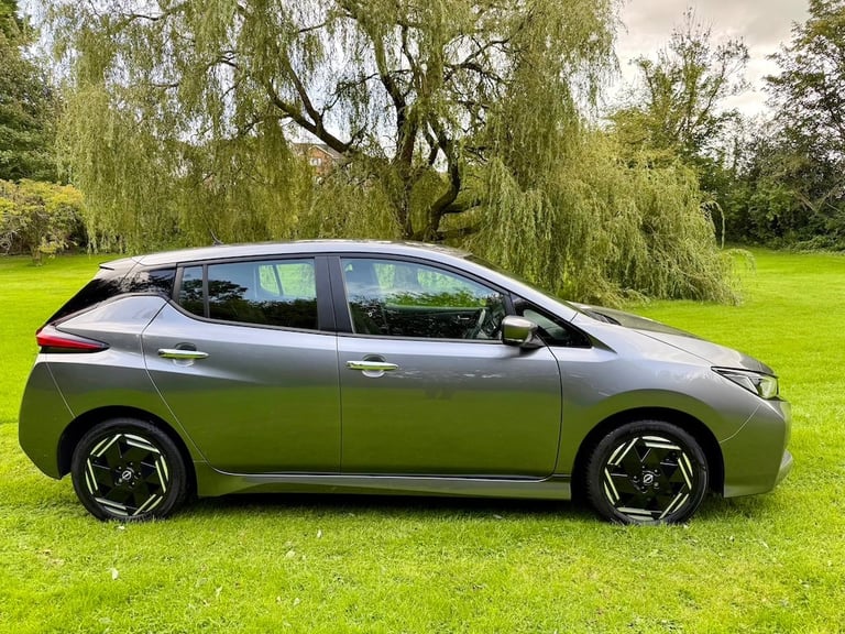 Nissan Leaf Acenta 110kW 39kWh 2022 in Grey VAT Q 5 Door Hatchback £126 / Month
