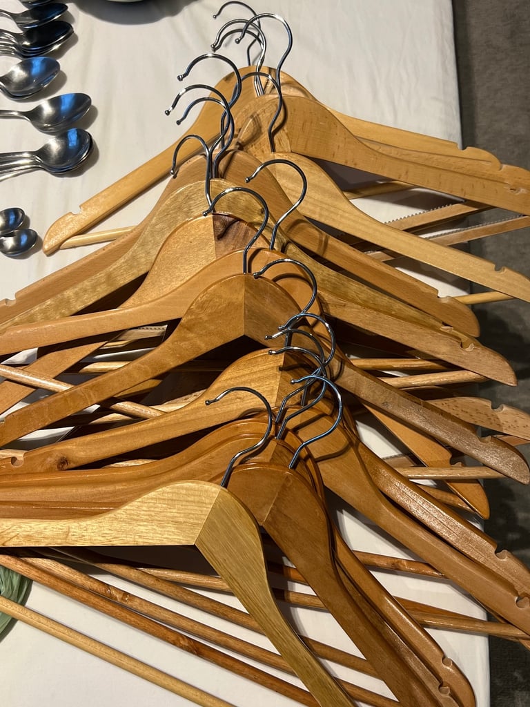 image for Set of 20 Wooden hanger