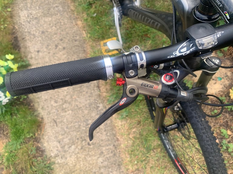 SPECIALIZED STUMPJUMBER MARATHON FULL CARBON 27 SPEED HARDTAIL/MTB,19” FRAME,ELIXIR CR 