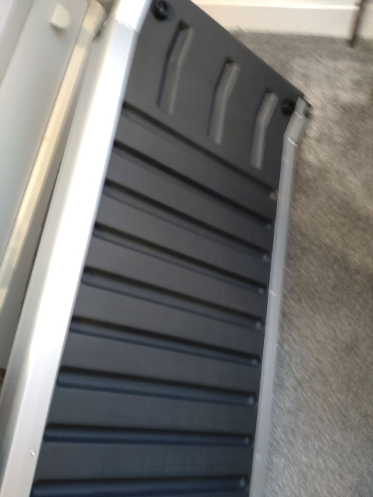 BRAND NEW NEVER BEEN USED dogs car ramp pick up only 