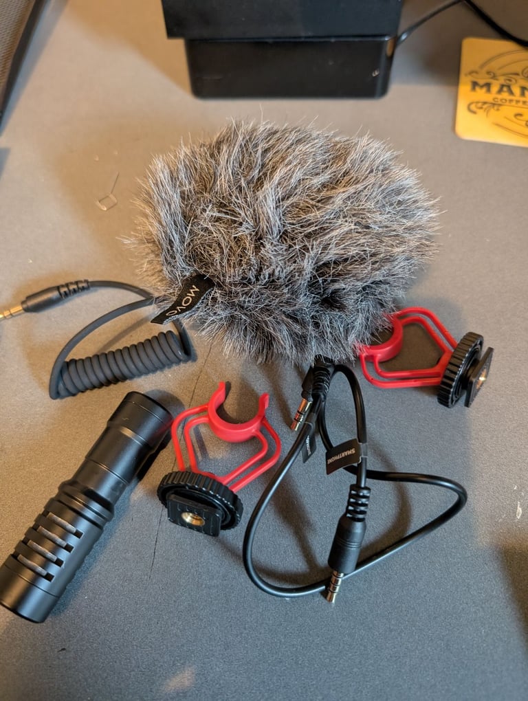 image for Movo VXR10 camera microphone 