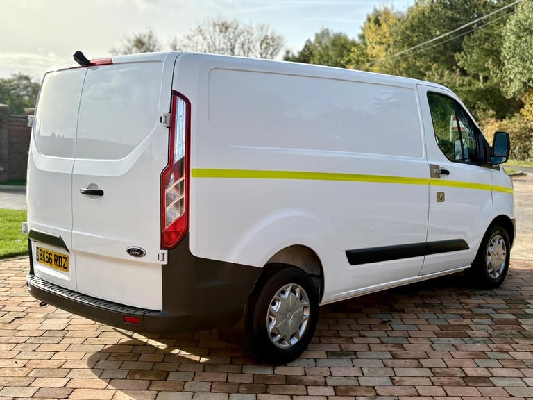 2016 Ford Transit Custom 2.0Tdci Swb Van ***Excellent Condition*** PANEL VAN Diesel Manual