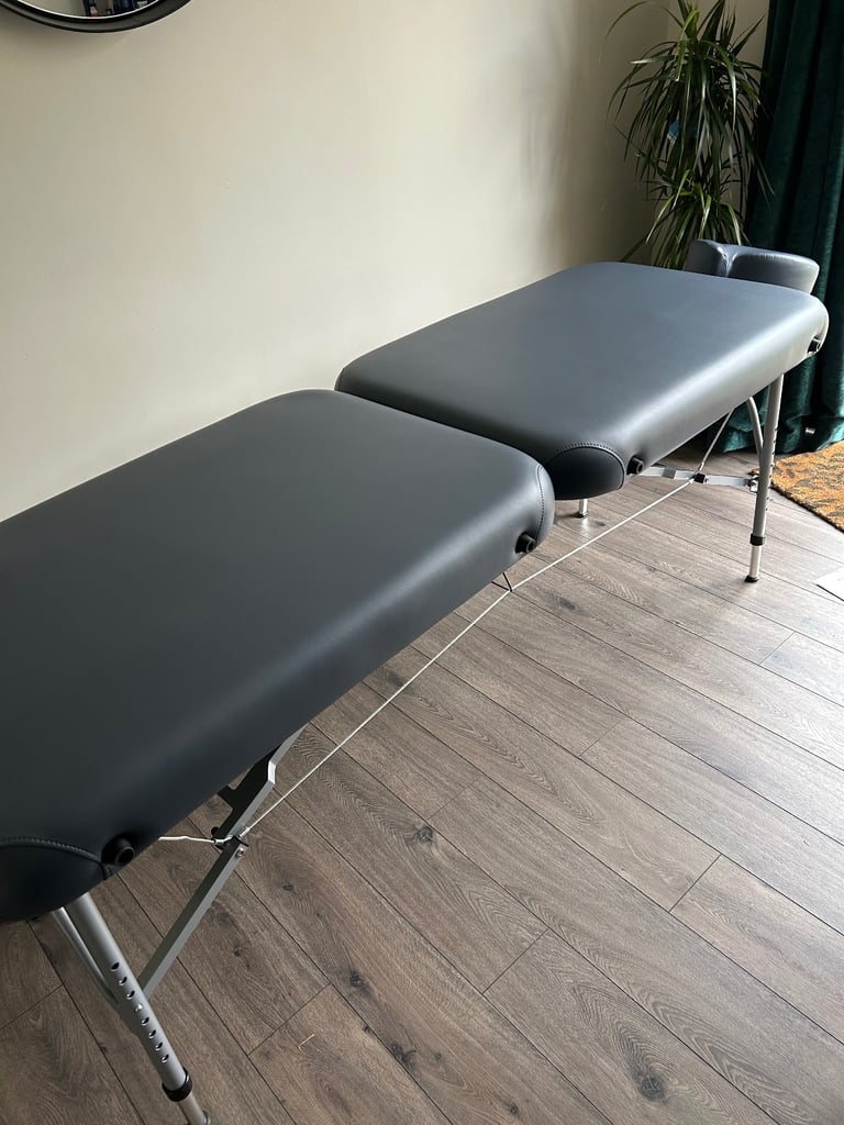 Brand new massage table 