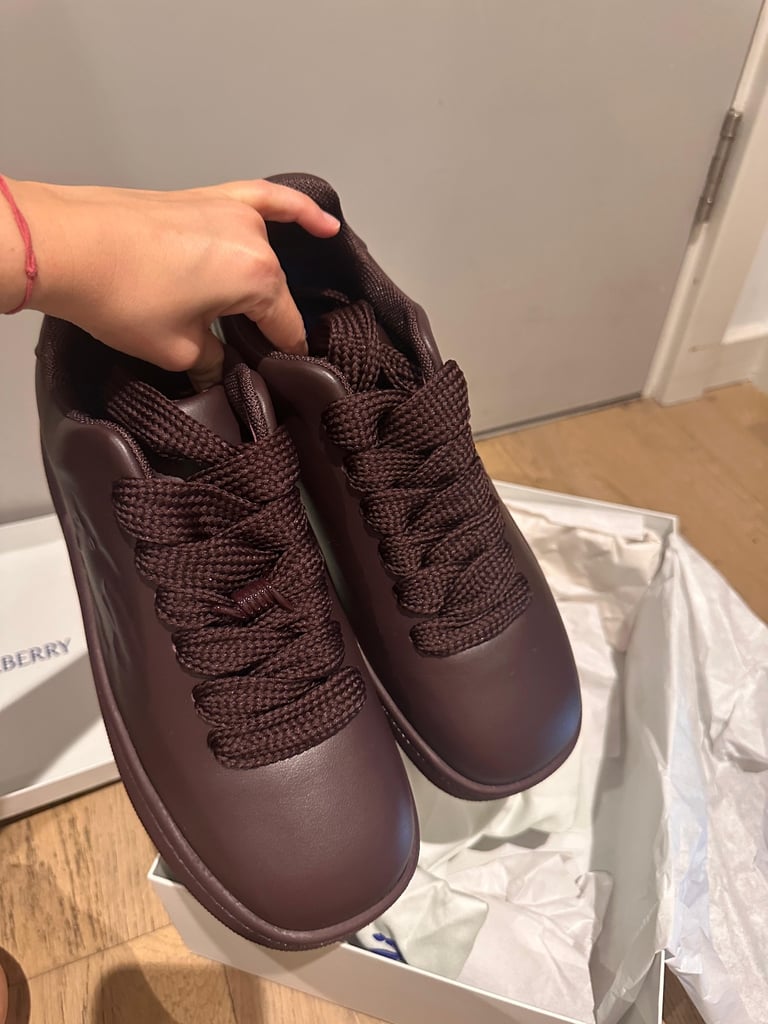 Burberry low top trainer on rubber sole