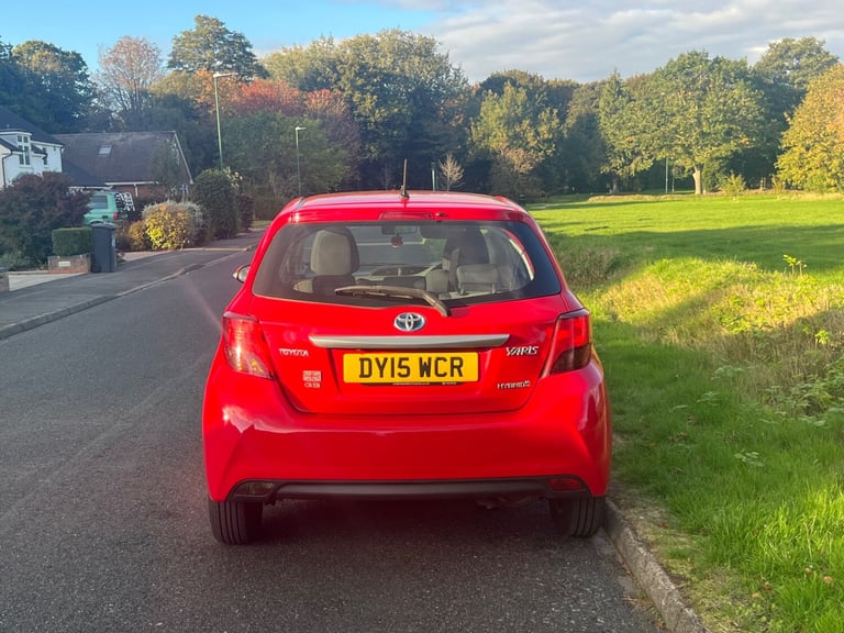 2015 Toyota Yaris 1.5 Hybrid Icon 5dr CVT HATCHBACK Petrol/Electric Hybrid Automatic