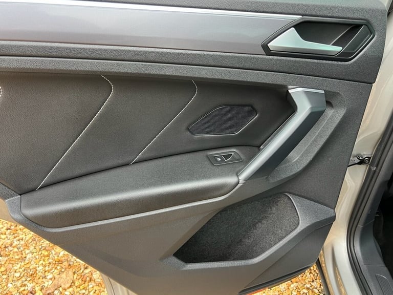 2020 Volkswagen Tiguan 2.0 TSI R-Line Tech SUV 5dr Petrol DSG 4Motion Euro 6 (s/s) (190 ps) ESTAT...