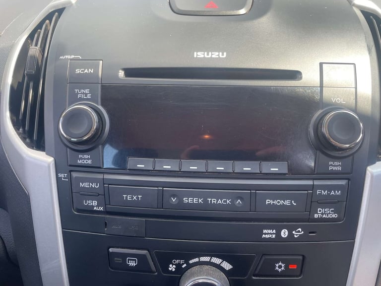 2015 Isuzu D-Max 2.5 D-Max Yukon Twin T Double Cab TD 4WD 5dr Pickup Diesel Manual